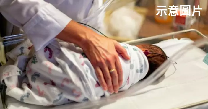 孕9個月體重不增反減毫無預兆！美聯邦女員工收工前如廁突誕男嬰