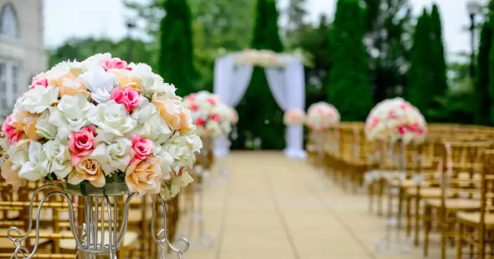 遭未來家嫂嫌「家境普通」不讓出席婚禮 越南女低調到場真實身份曝光震驚全場