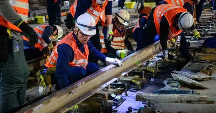 屯馬綫路軌改道工程按計劃進行 港鐵爭取周一頭班車服務復常