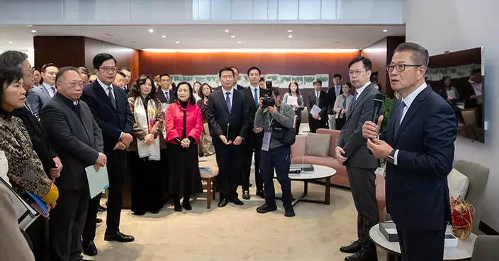 新一屆立法會首次前廳交流會 陳茂波率官員討論推進產業發展等