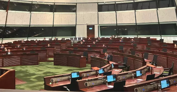 盧寵茂：文化盛事與無煙之都不矛盾 公眾地方設指定吸煙區不利於無煙香港目標