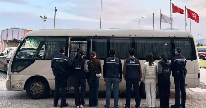 海關聯同入境處及警方聯合執法 亞博館一帶拘5流動小販疑為非法勞工　