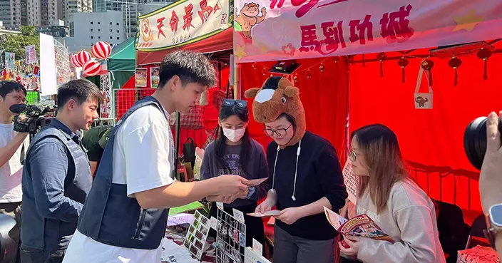 海關年宵期間走訪攤檔籲勿售侵權物品 並加強巡查打擊各類侵權活動