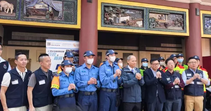 鄧炳強到車公廟視察與市民商戶傾談 冀香港安全平穩經濟進一步發展