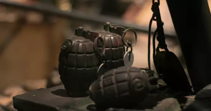 法78歲翁掟手榴彈襲警 現場傳多聲爆炸 對峙半日終就擒