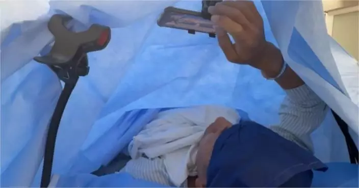 廣州漢做手術驚到震？ 醫生准「邊做邊打機」 紙牌遊戲分散注意成功治癒　