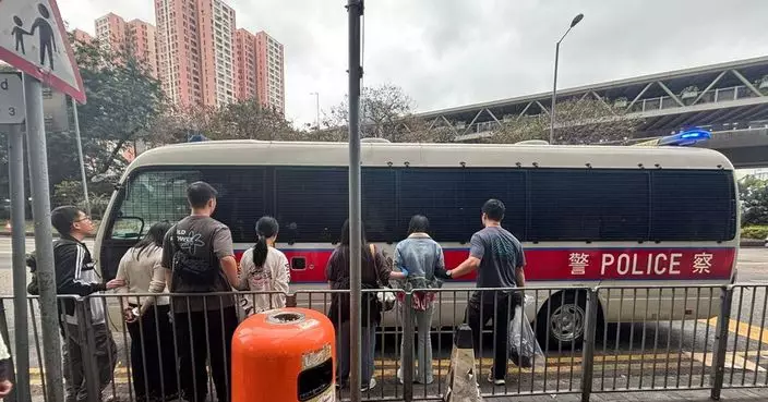 警方秀茂坪搗破一個賣淫場所 3名女子涉違反逗留條件等被捕