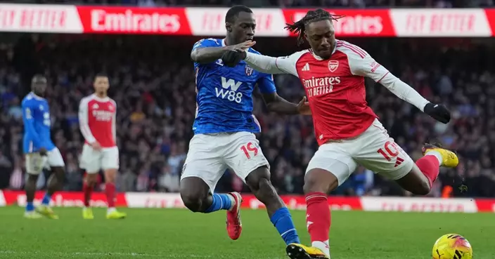 英超阿仙奴挫新特蘭　曼聯擊敗熱刺