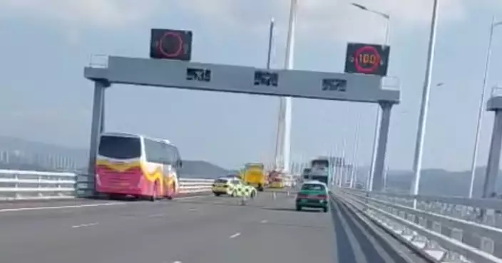 深圳灣公路大橋旅遊巴撞欄事故 司機涉危駕被捕