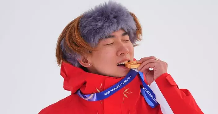 中共中央、國務院向冬奧會中國體育代表團發賀電