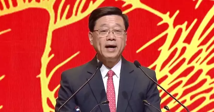 李家超：煙花匯演寓意馬年旗開得勝 香港馬不停蹄改革求進