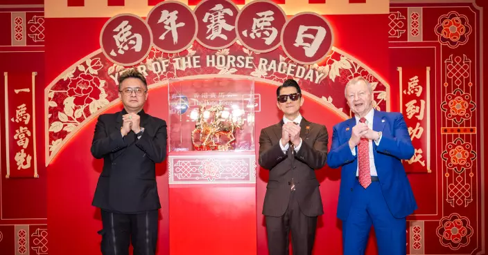 馬年賽馬日馳騁精彩馬年　馬會與市民同心同步同進　