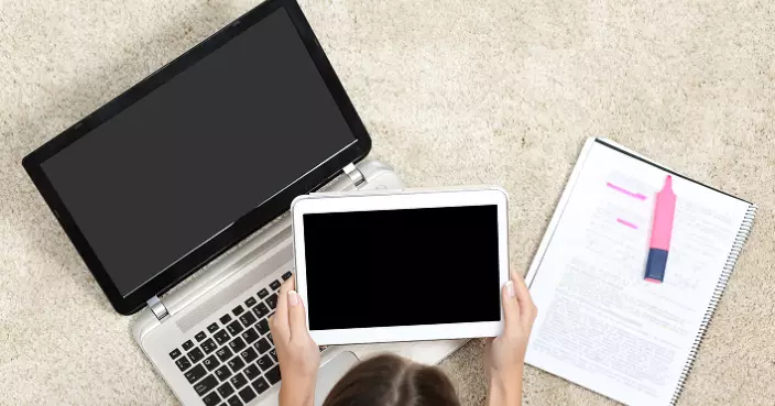 美「一人一機」政策掀退機潮　有家長為紙筆學習不惜轉學