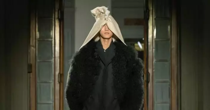 披麻戴孝風？日本設計師賣逾3萬「白帽子」稱靈感源自傳統祭祀