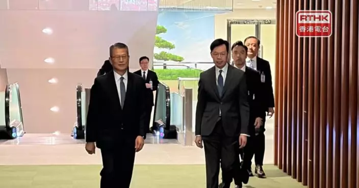 立法會前廳交流會　陳茂波率官員討論推進產業發展等方面