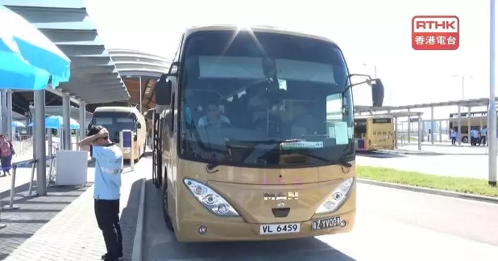 農曆新年期間金巴及皇巴加密班次至平均一至兩分鐘一班　