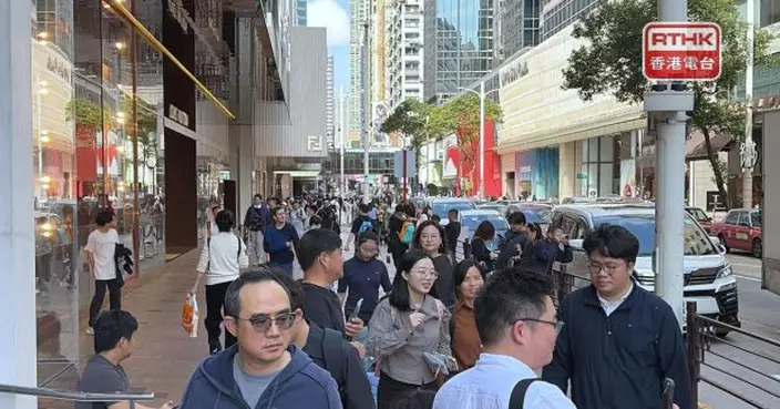 內地新春長假期展開　有即日來回旅客稱旅程購物為主