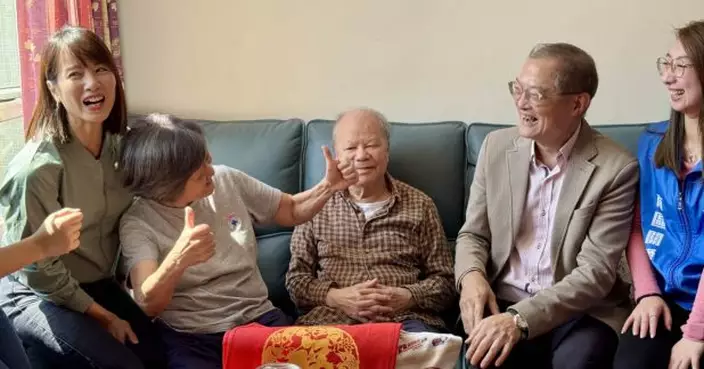 多名特區主要官員繼續進行18區歲晚家訪