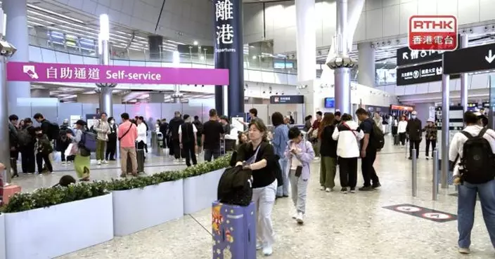 入境處稱截至晚上9時有97萬7千多人次經各管制站出入境