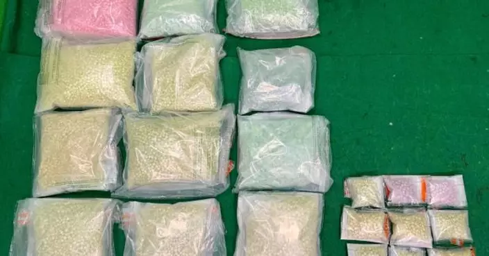 海關機場檢獲約735萬元懷疑搖頭丸　一名女子被捕