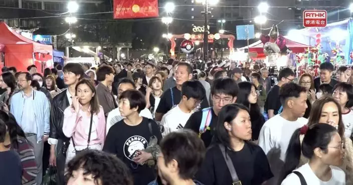 維園年宵愈夜愈旺　有花農指天氣暖人流多滿意銷情