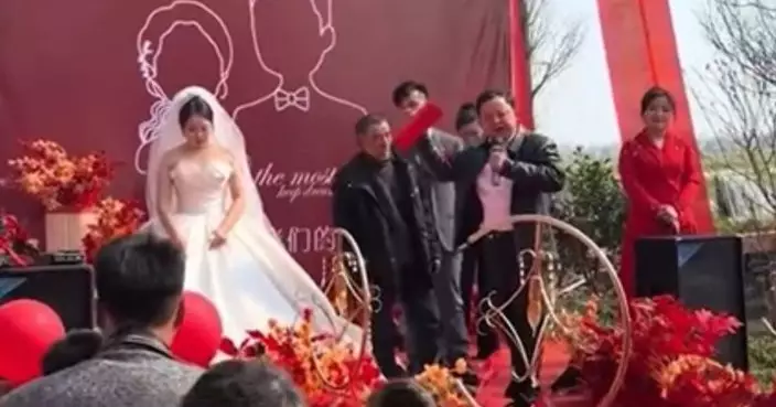內地外父婚禮上退還18.8萬禮金僅留100元 更暖心叮囑：別被金錢蒙蔽幸福