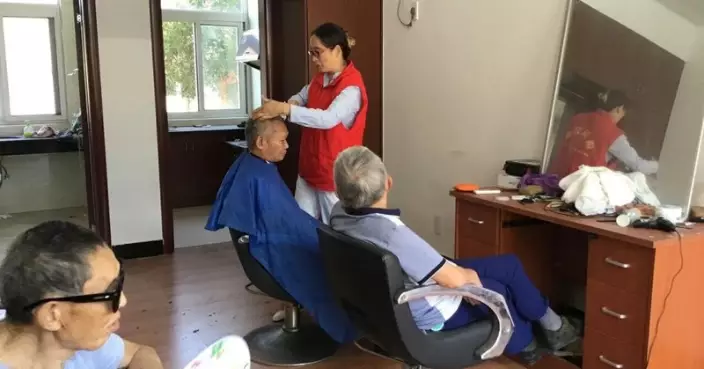 不戴口罩手套以示尊重 浙江義工團隊為麻風病康復長者免費理髮至今13年