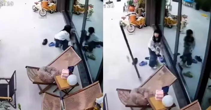 靈犬疑察覺危險狂奔 重慶女童離開躺椅安撫幸運避開「從天而降木棍」