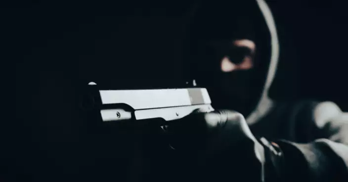 點錯相！法國烏龍綁架案 三蒙面匪持步槍擄人 打完先知認錯人