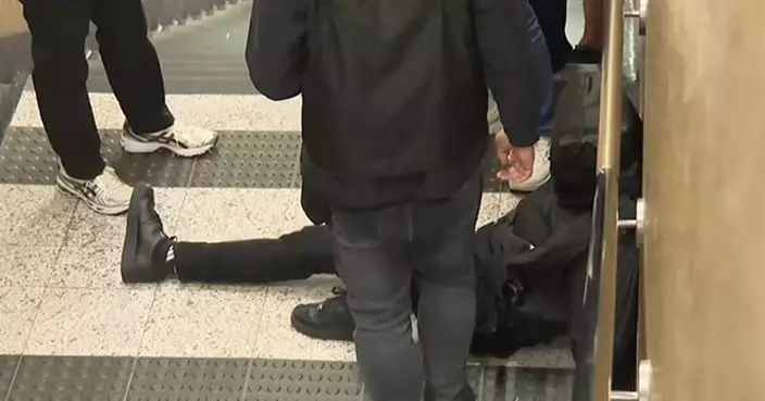 上環德輔道中兩男子遭2名賊人打劫 警拘3人