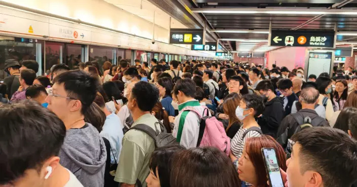 受港鐵東鐵綫事故及獅隧交通意外夾擊 乘客塞爆屯馬綫
