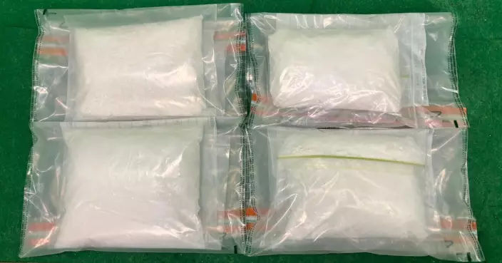 67歲馬來西亞來旅客機場抵港 行李藏約值340萬元懷疑可卡因遭海關拘捕