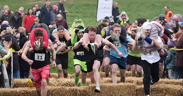 英國揹妻大賽芬蘭組合奪冠 贏走一桶啤酒 英國代表將戰世界賽