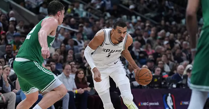 Victor Wembanyama轟39分領馬刺橫掃塞爾特人 Jaylen Brown不滿判決遭逐