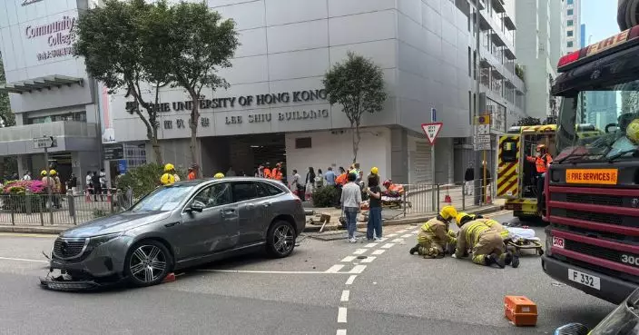 75歲司機油門誤作剎車剷行人路釀9傷被捕 同車妻子未扣安全帶拋車外傷勢最重
