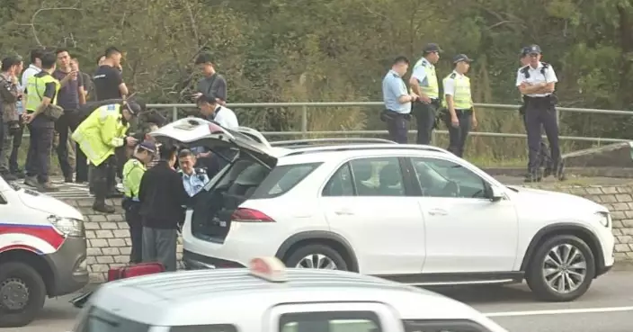 紅磡半島廣場店舖稱73條金條失竊疑前合伙人所為 警截查可疑車輛無果