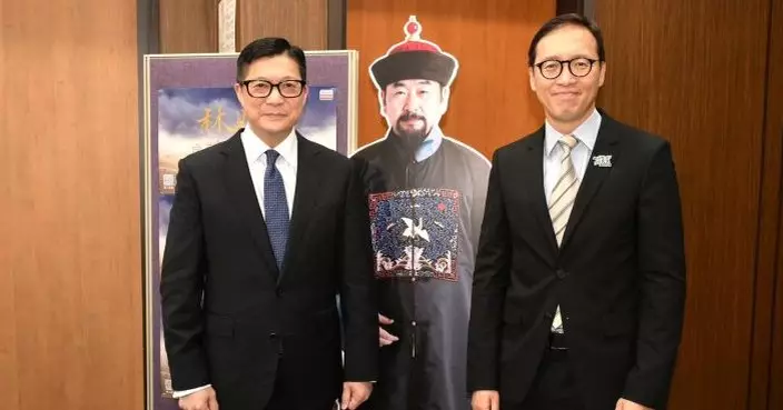 禁毒專員李基舜與禁毒「始祖」同框現身延續使命 鄧炳強勉勵青年以史為鑑維護國安