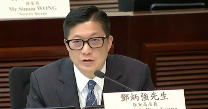 鄧炳強﹕警務人員須基於國安原因並有須法庭手 令方能搜查電子設備