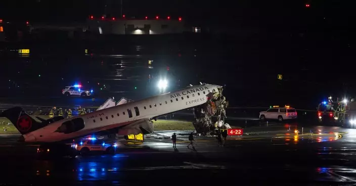 紐約拉瓜迪亞機場客機與救援車輛地面相撞 2死逾40人傷 機場暫時關閉