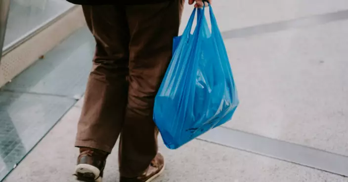 中東戰火燒到塑膠原料 南韓現「垃圾袋荒」爆搶購潮 庫存僅夠一個月！