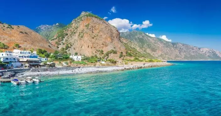 移民船缺水缺糧希臘附近海域漂流 逾20人死亡兩男涉販運人口被捕