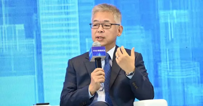 黃益平：能源價格急升或影響經濟增速 相信有空間消化輸入性通脹影響