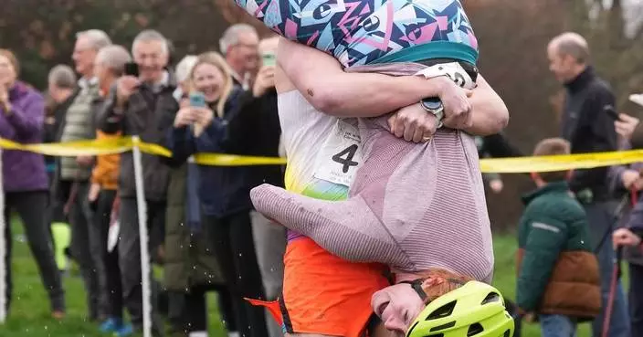 英國揹妻大賽芬蘭組合奪冠 贏走一桶啤酒 英國代表將戰世界賽