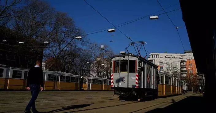 從清理戰爭廢墟到鏟雪 布達佩斯百年貨運電車仍服務 鳴笛響鈴見證城市變遷