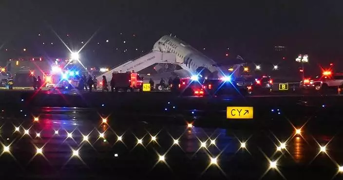 紐約拉瓜迪亞機場 加拿大航空客機與港務局車輛相撞