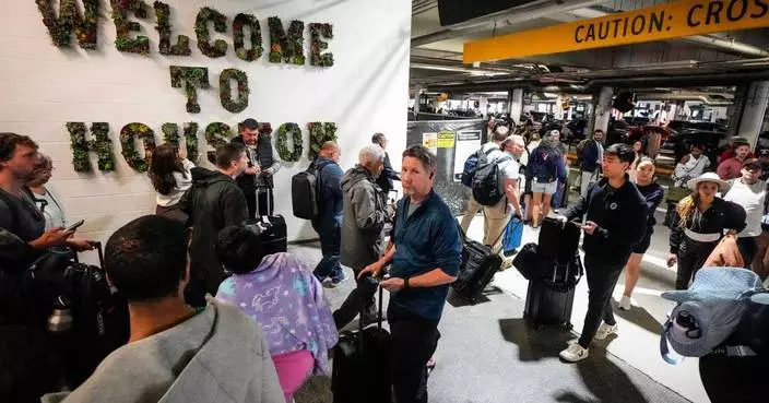 美國國土安全部持續停擺影響機場安檢 旅客大排長龍