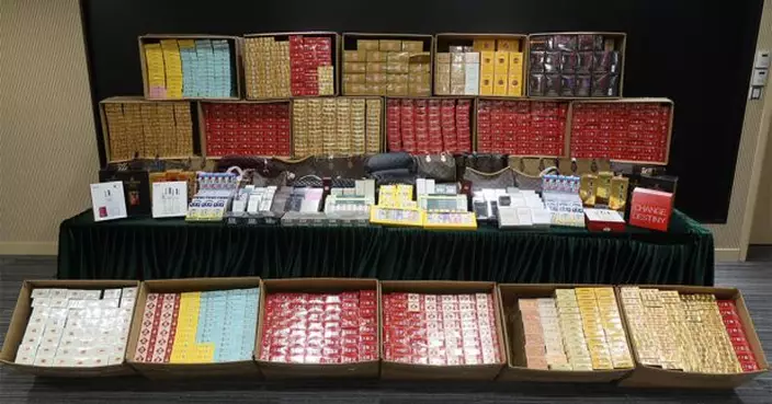 海關在中英街打擊售賣冒牌貨　拘捕一名女售貨員