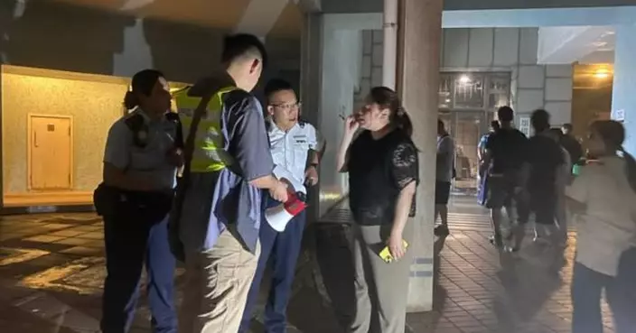 天水圍天頌苑頌棋閣疑機房起火全座停電　消防救熄百人疏散