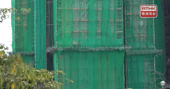 宏福苑住戶供稱曾向市建局投訴承建商惟無受理　颱風後曾換棚網