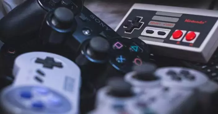 美9旬婦未接關懷電話驚動警方 警員登門揭沉迷打機刷新紀錄哭笑不得